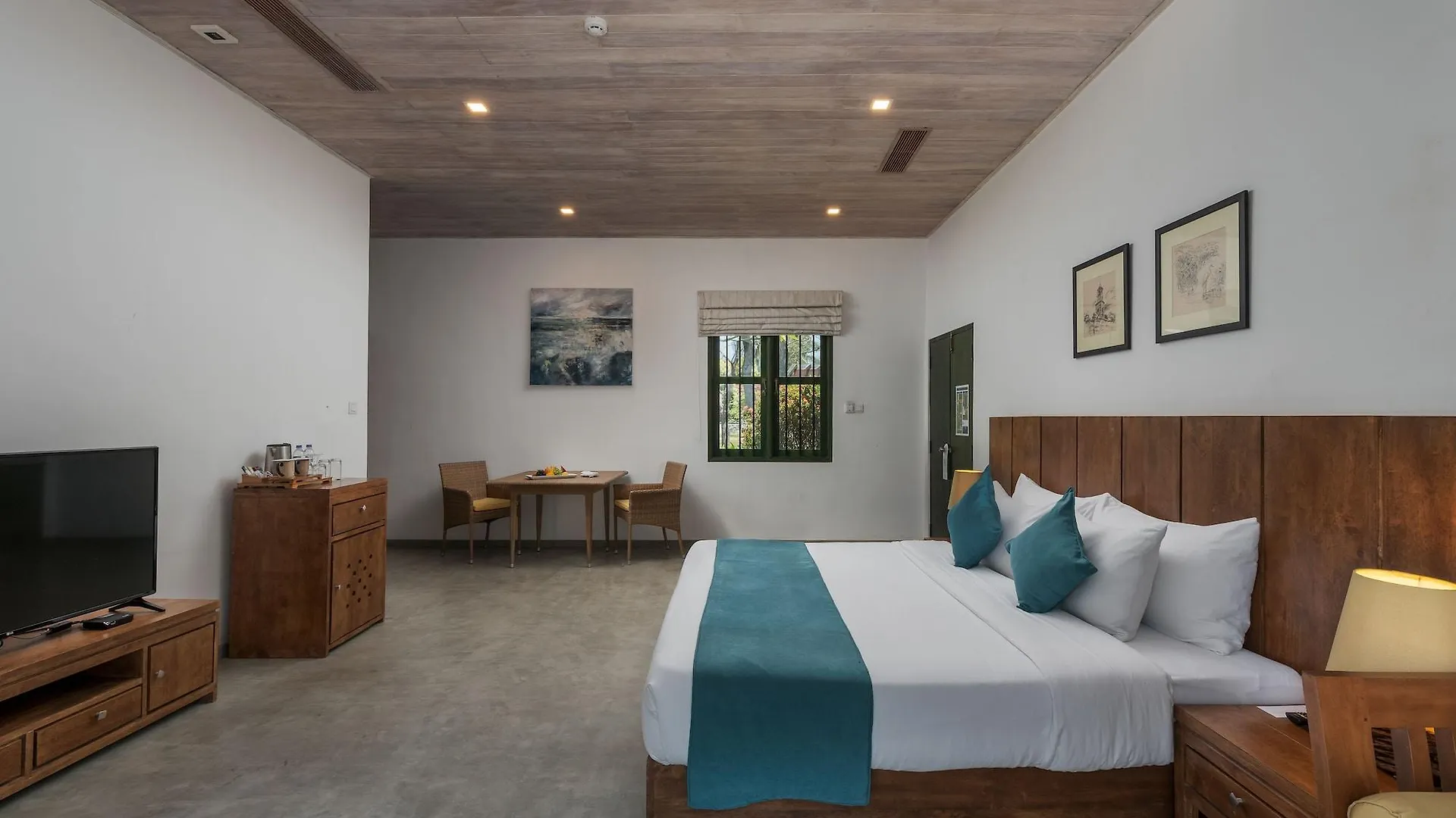 Regenta Arie Lagoon Negombo Hotel