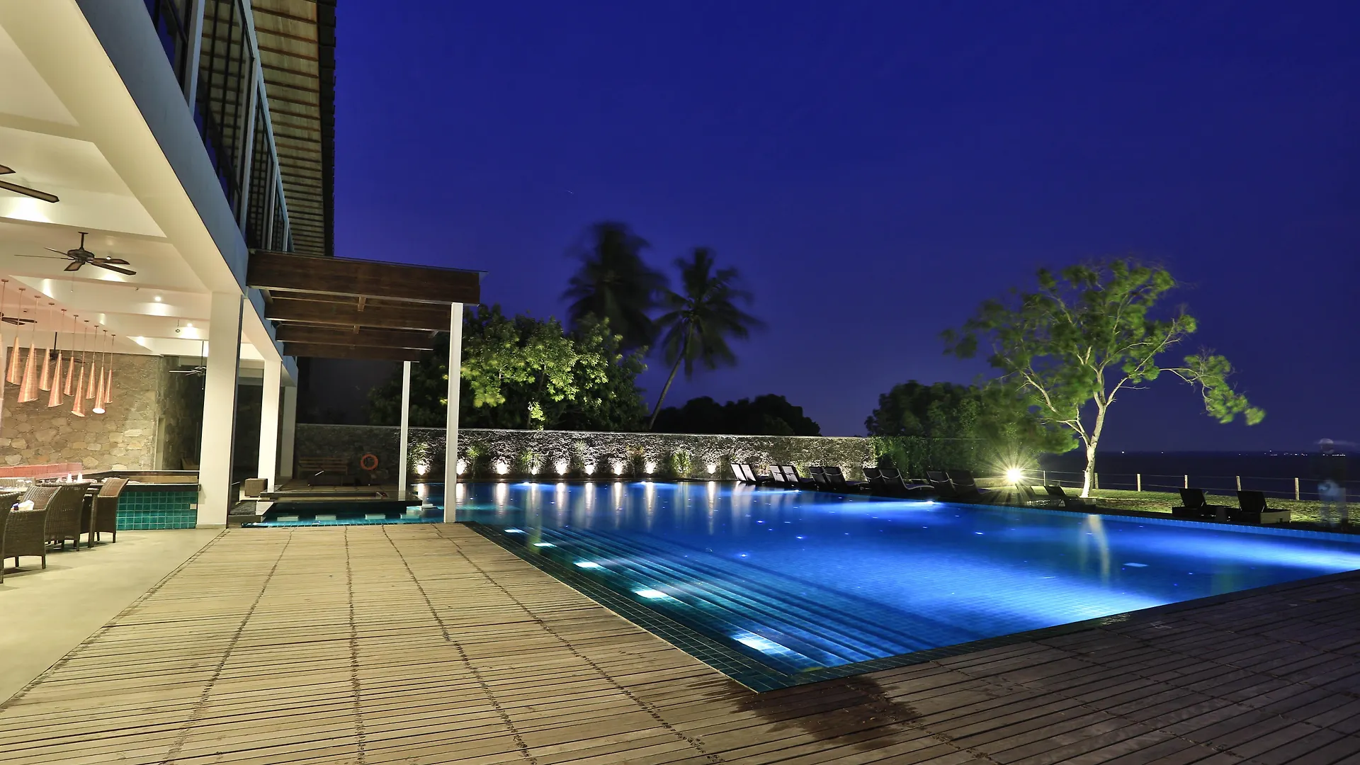 Regenta Arie Lagoon Negombo Hotel