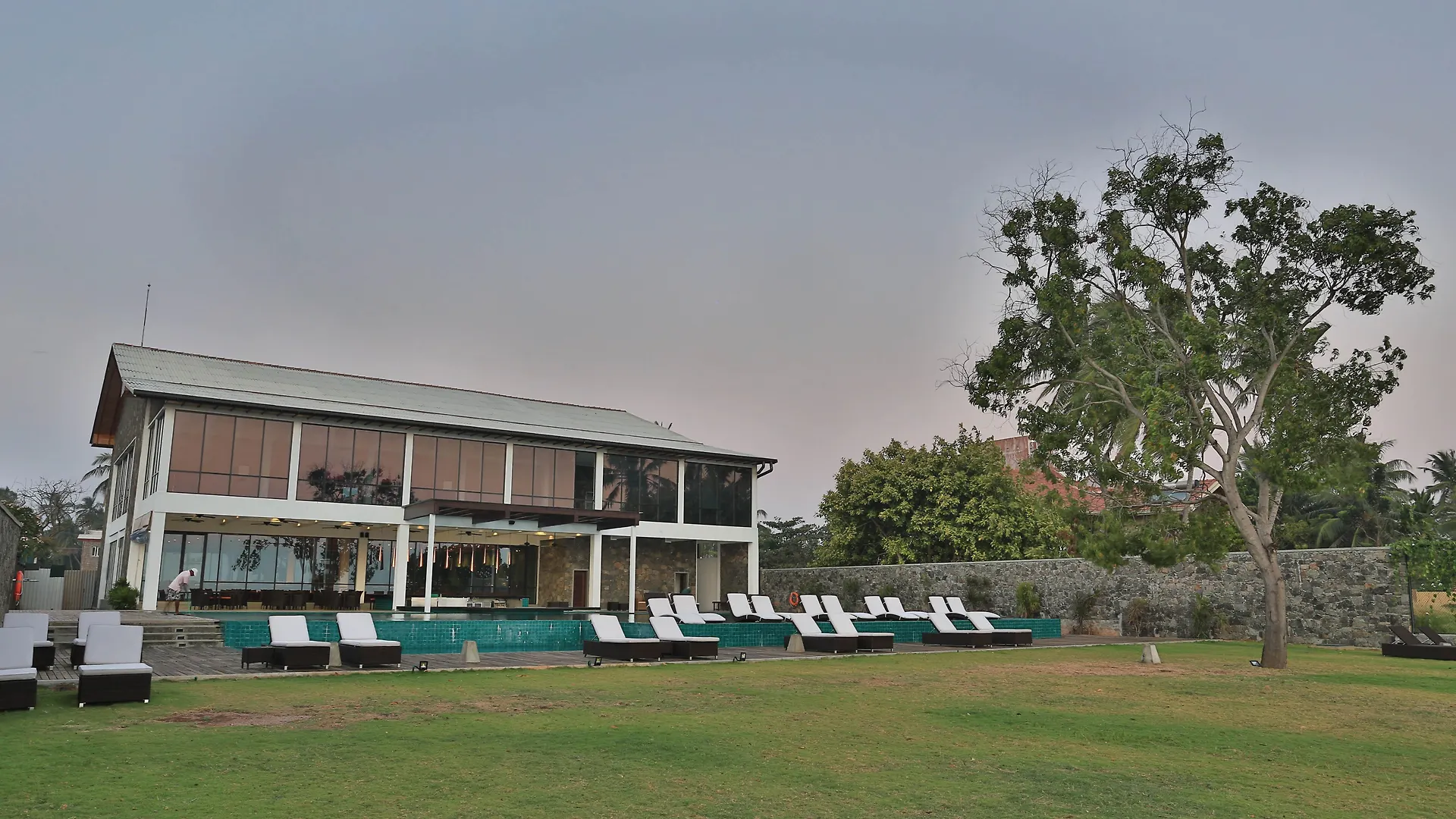 Regenta Arie Lagoon Negombo Hotel