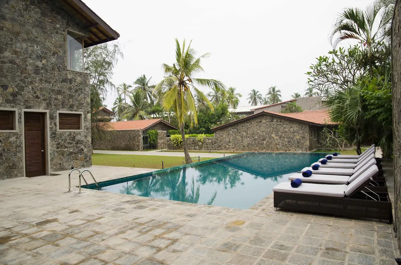 Regenta Arie Lagoon Negombo 5*,