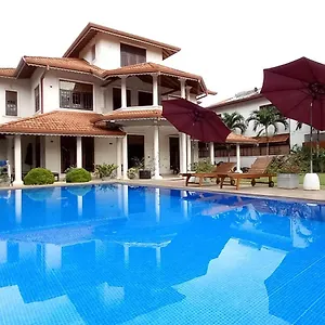 https://station-villa.kandyhotelsnow.com